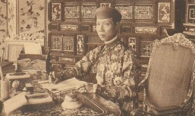 Phát hiện thú vị về bộ quân phục của hai vua cuối của triều Nguyễn