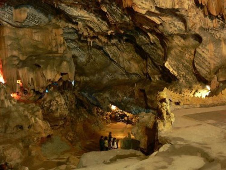 Hang động đẹp nhất tỉnh Yên Bái thuộc nhóm 10 hang động đẹp nhất Việt Nam