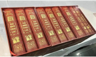 Tái bản bộ sử đồ sộ nhất triều Nguyễn