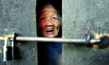 Con cái bất hiếu với cha mẹ thì phải nhận những quả báo như thế nào?