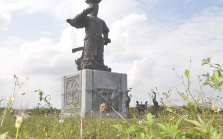 Những Danh Nhân và Anh Hùng Liên Quan đến Hoa Lư