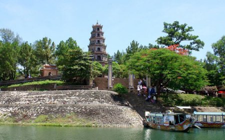 Chùa Thiên Mụ: Biểu Tượng Tôn Giáo và Văn Hóa của Huế