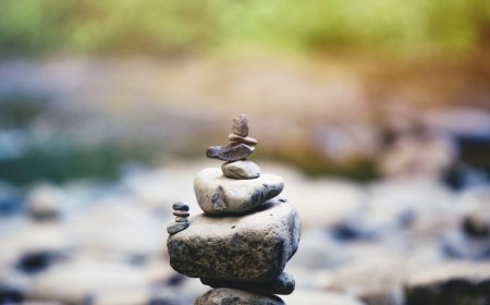 Mạng Xã Hội: Cơ Hội Kết Nối Và Thách Thức Chánh Niệm Trong Thời Đại Mới